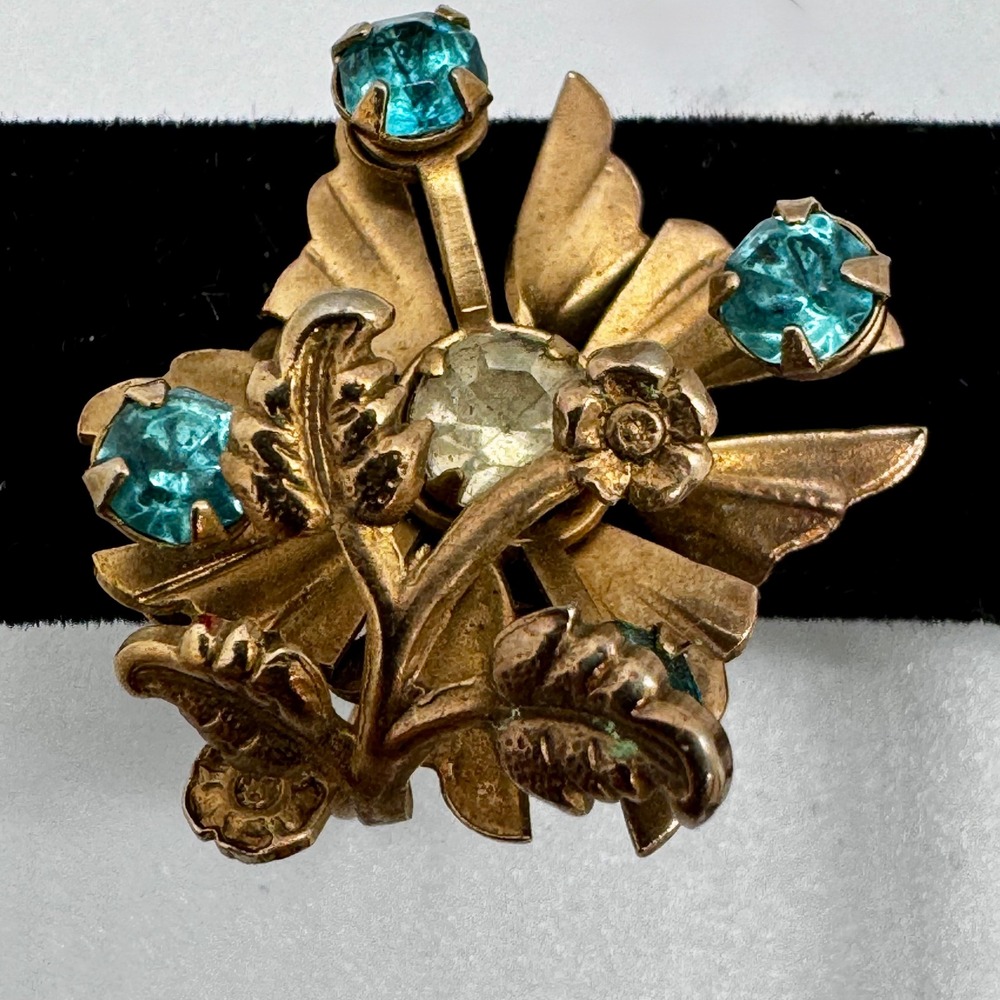 Vintage 1940s Floral Screwback Earrings Gold Tone Aqua Rhinestone Bouquet‎ - Picture 2 of 10
